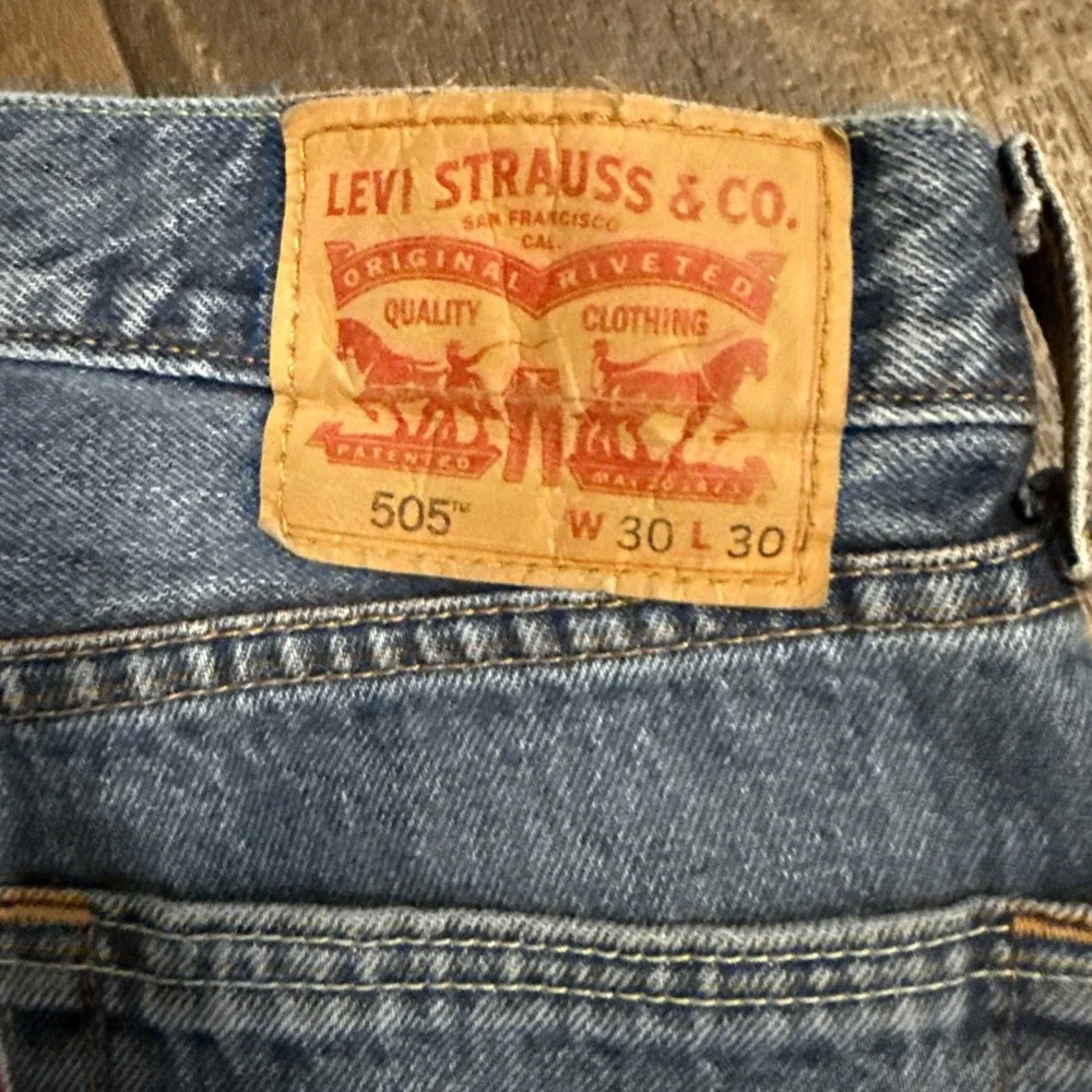 Levi's 505 Medium Wash Denim Jeans Regular Fit Straight Leg Men's Size 30x30